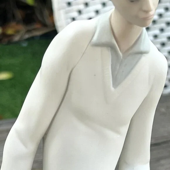 Lladro Matte Hebrew Student Jewish Boy with Book 4684 Bar Mitzvah Siddur Judacia - Picture 3 of 13